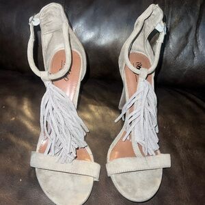 Fringed heels